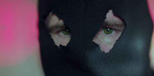 Riverdale-The-Man-in-the-Black-Hood